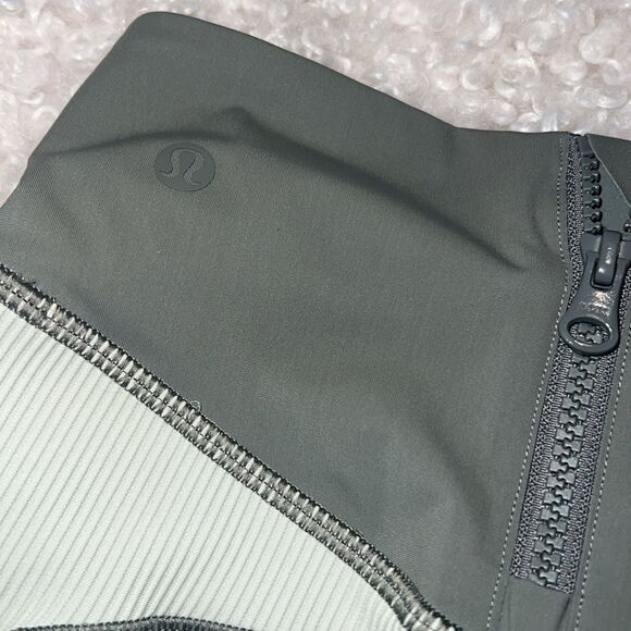 Lululemon Athletica Wade the Waters High-Rise Paddle Tight 28" size 2 - Picture 4 of 5